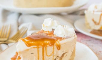 Creamy and lightly flavored with coffee, spiked with vanilla bean, and filled with caramel sauce, this caramel macchiato cheesecake is a no-bake dessert perfect for summer.